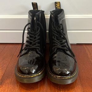 Dr. Martens black Patton lace up boots size 5 ladies. Never worn.bouncing soles.